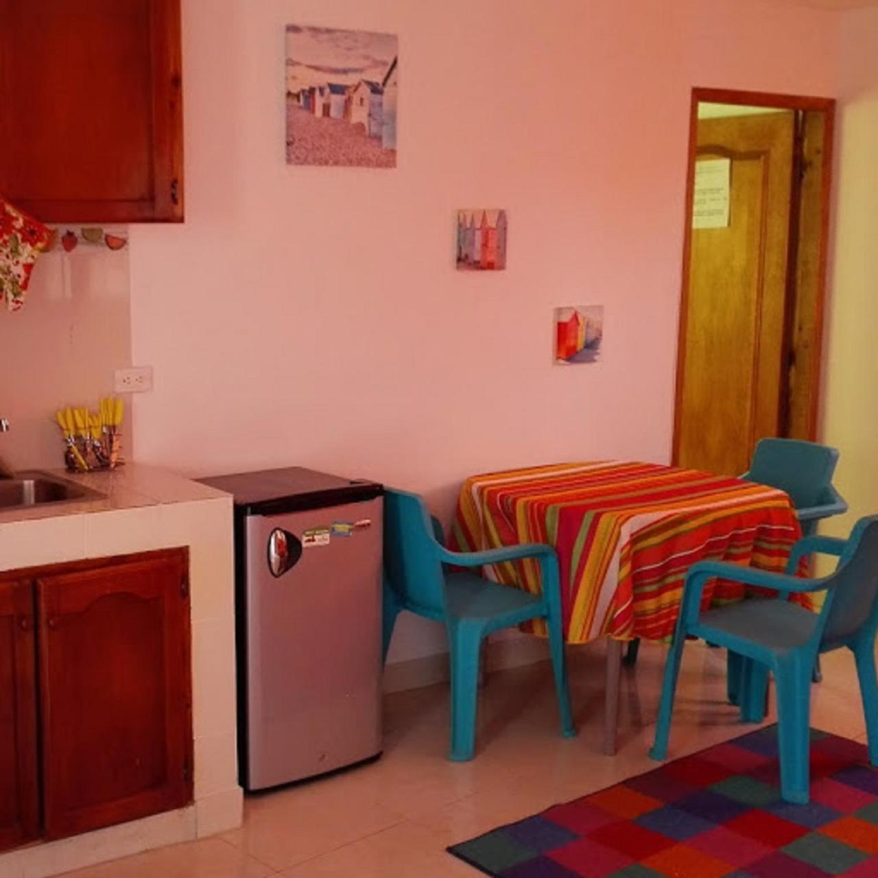 Vianova'S Place Posada Nativa San Andrés エクステリア 写真